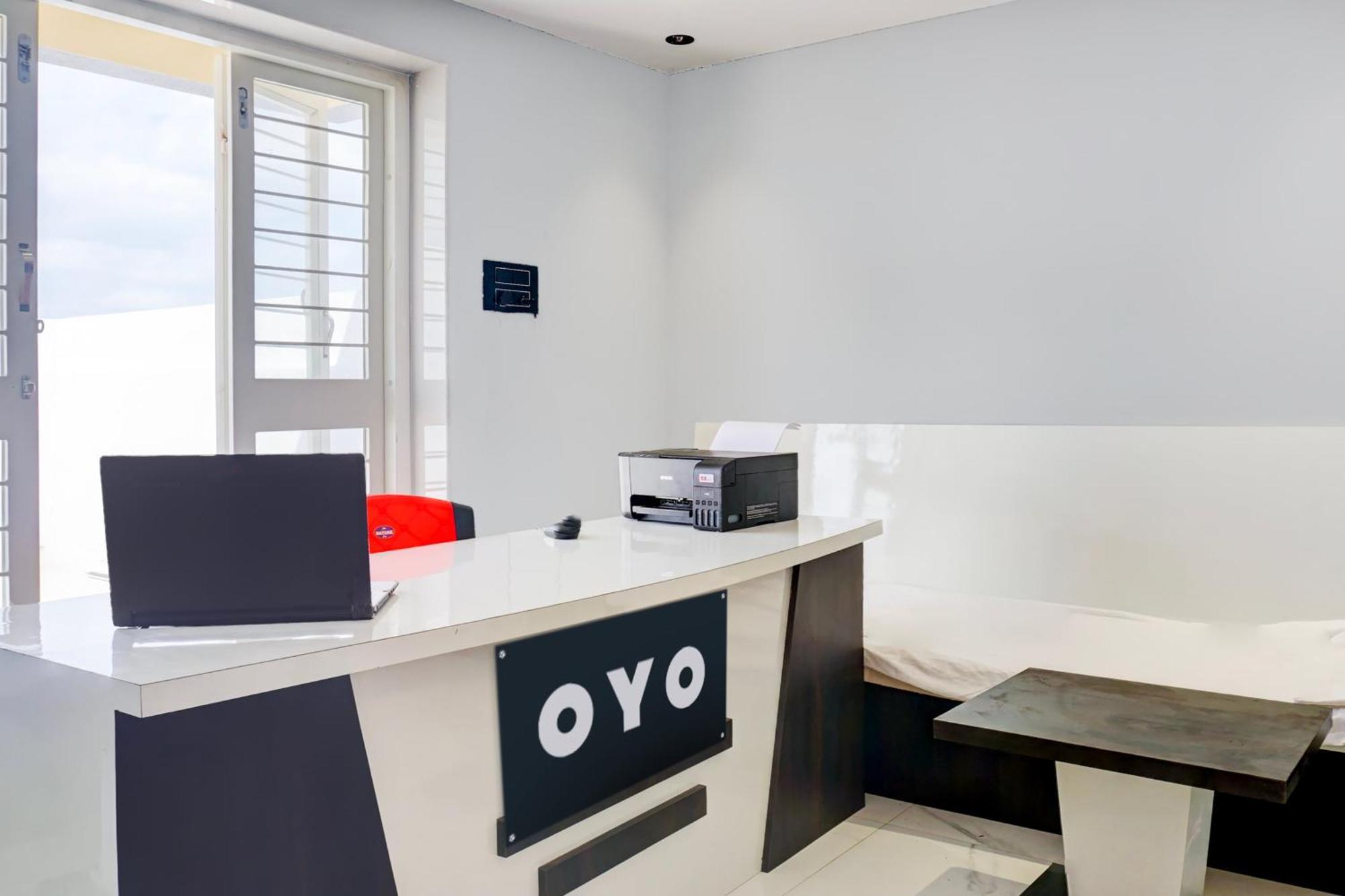 Hotel O Jeevan Restaurant & Lodging Kavathe Exterior photo