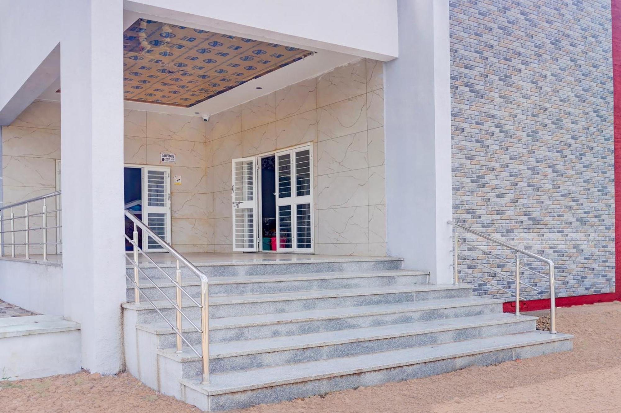 Hotel O Jeevan Restaurant & Lodging Kavathe Exterior photo